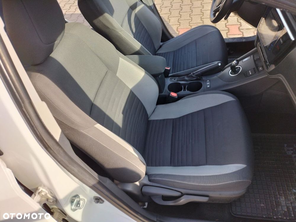 Toyota Auris - 10