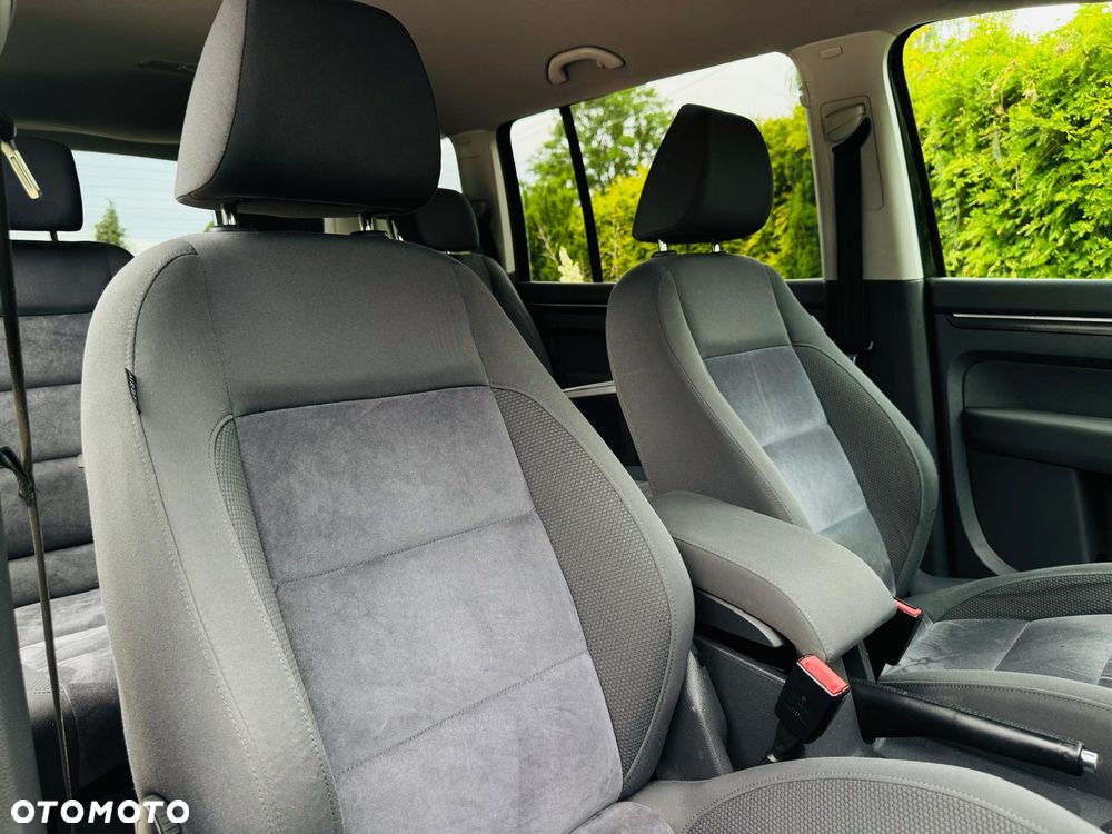 Volkswagen Touran 2.0 TDI DPF Highline DSG - 32