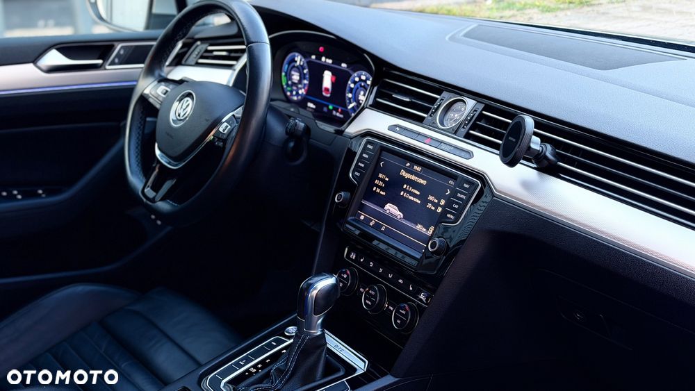 Volkswagen Passat - 9