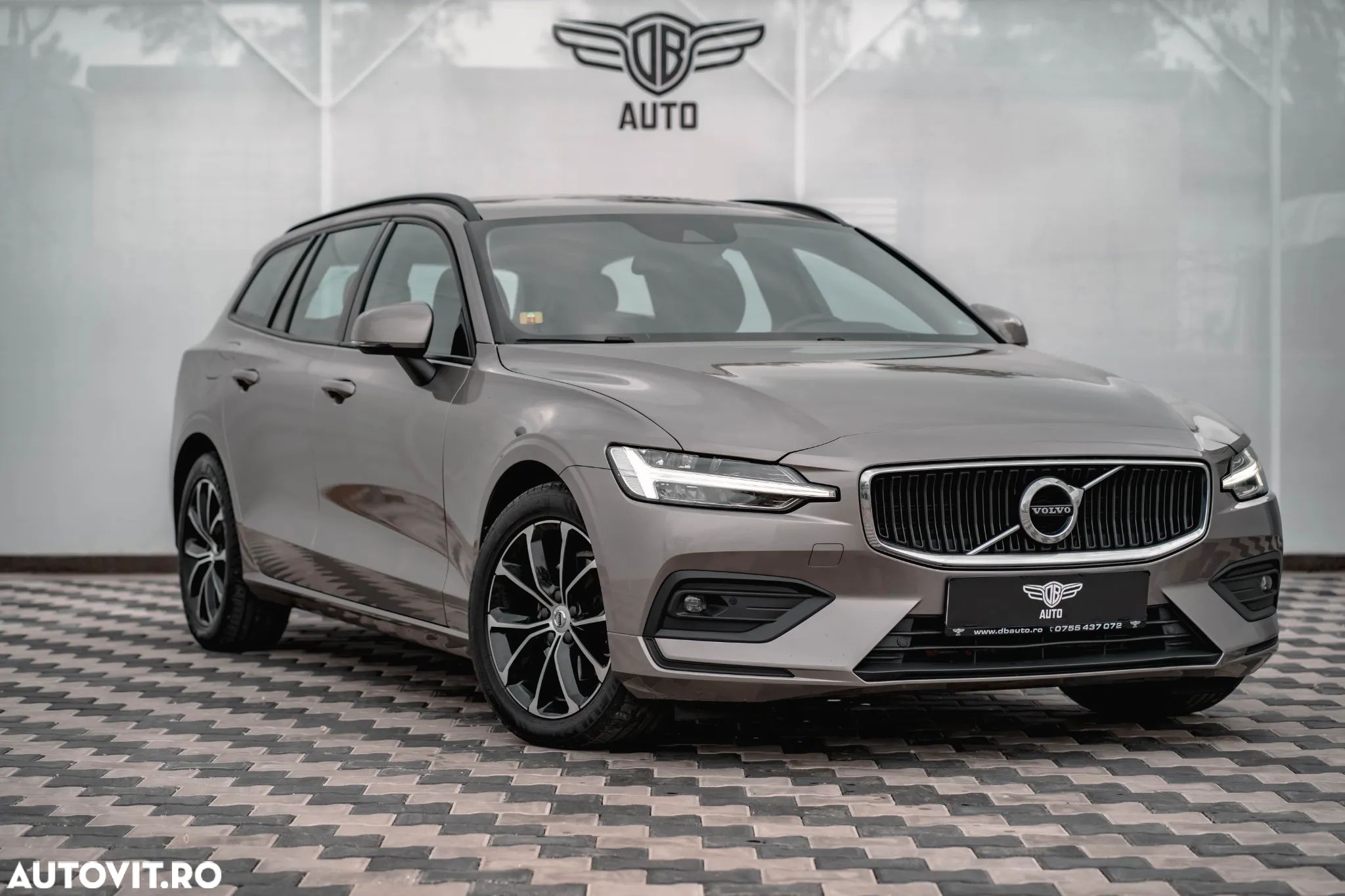 Volvo V60 D3 Geartronic Momentum - 1
