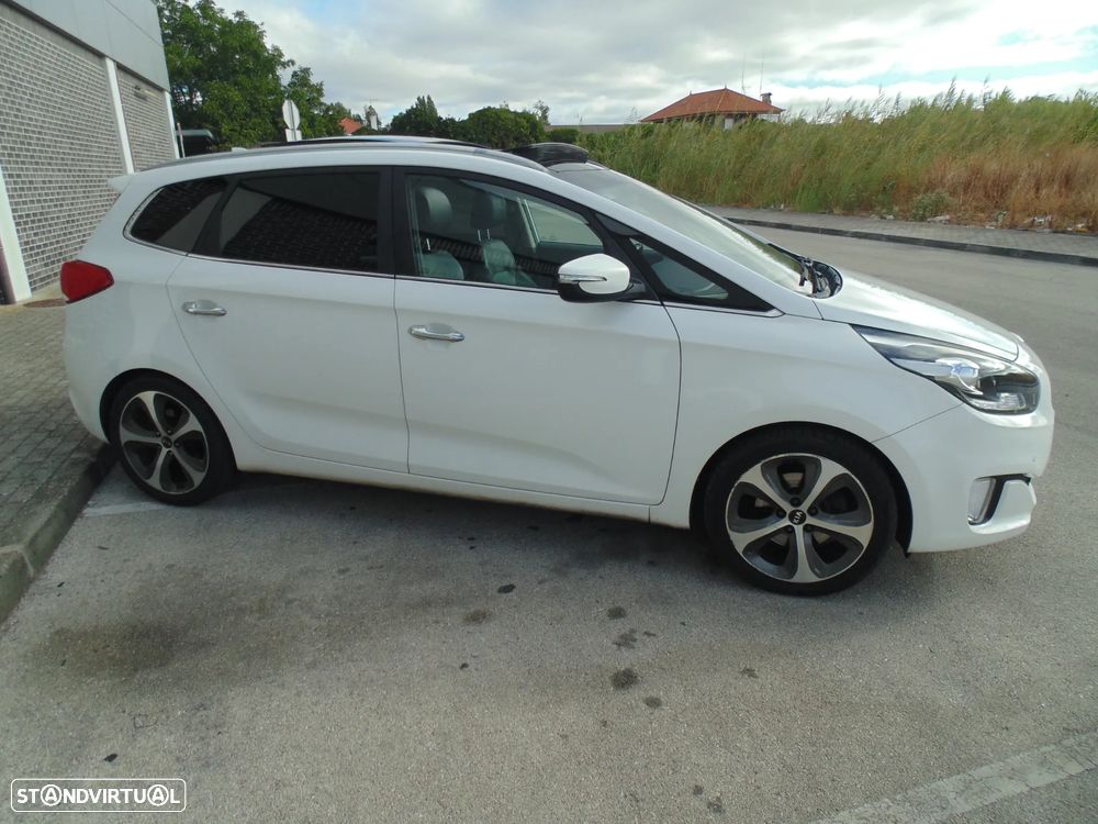 Kia Carens 1.7 CRDi ISG TX - 9