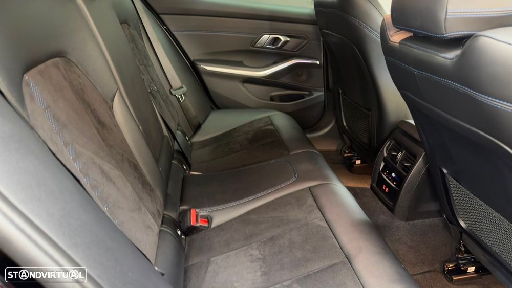 BMW 330 e Pack Desportivo M Pro Auto - 38