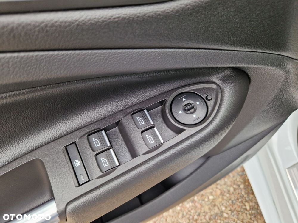 Ford Kuga 1.5 EcoBoost 2x4 ST-Line - 9