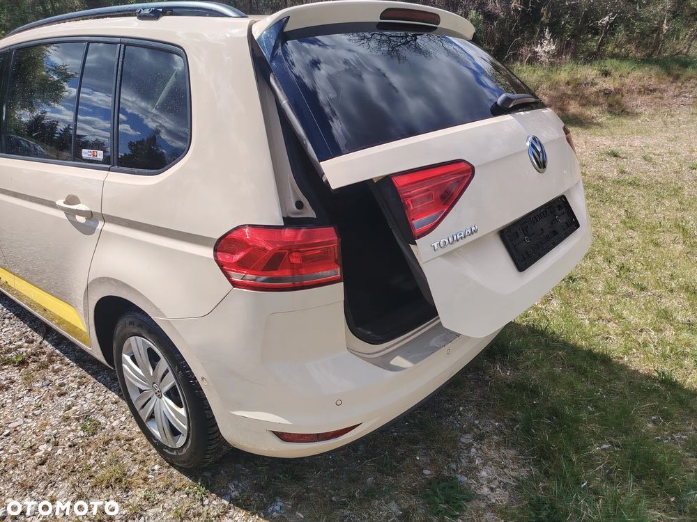 Volkswagen Touran - 18