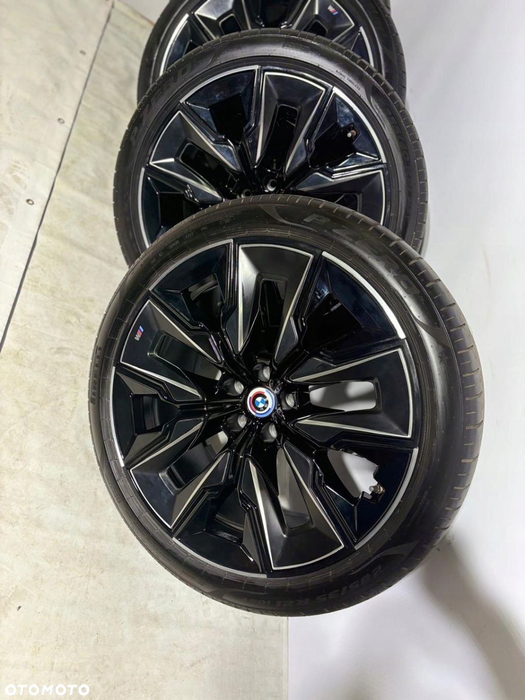 KOŁA FELGI ALUFELGI BMW i7 G70 5A19DF4 5A41F78 909M 285/35 R21 255/40 R21 - 5