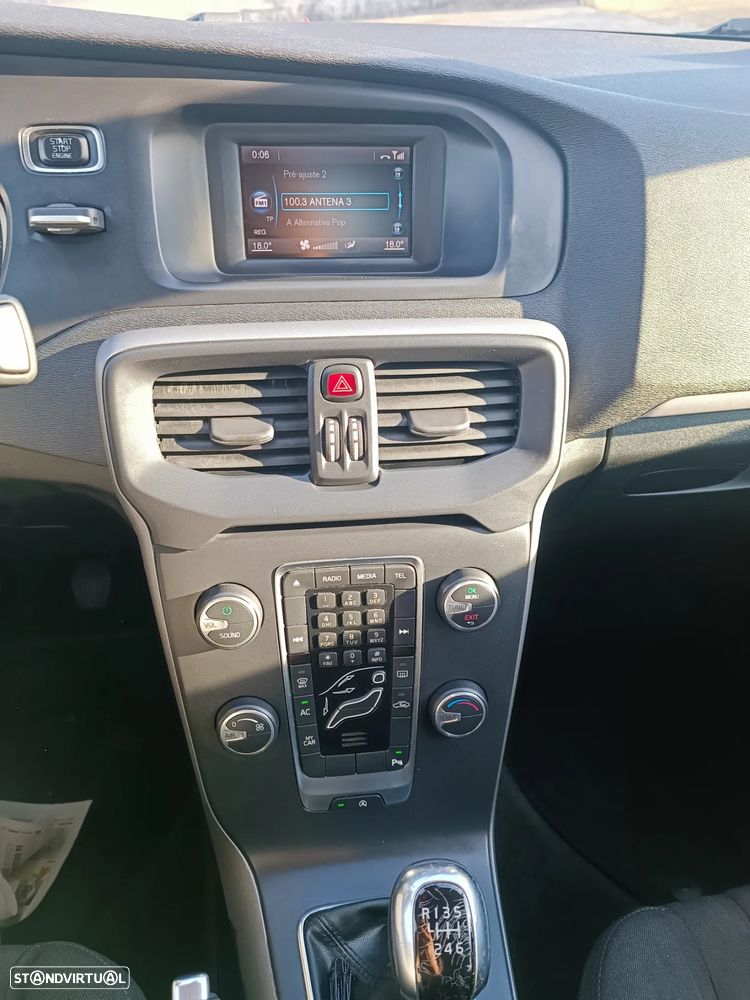 Volvo V40 1.6 D2 Momentum Eco - 8