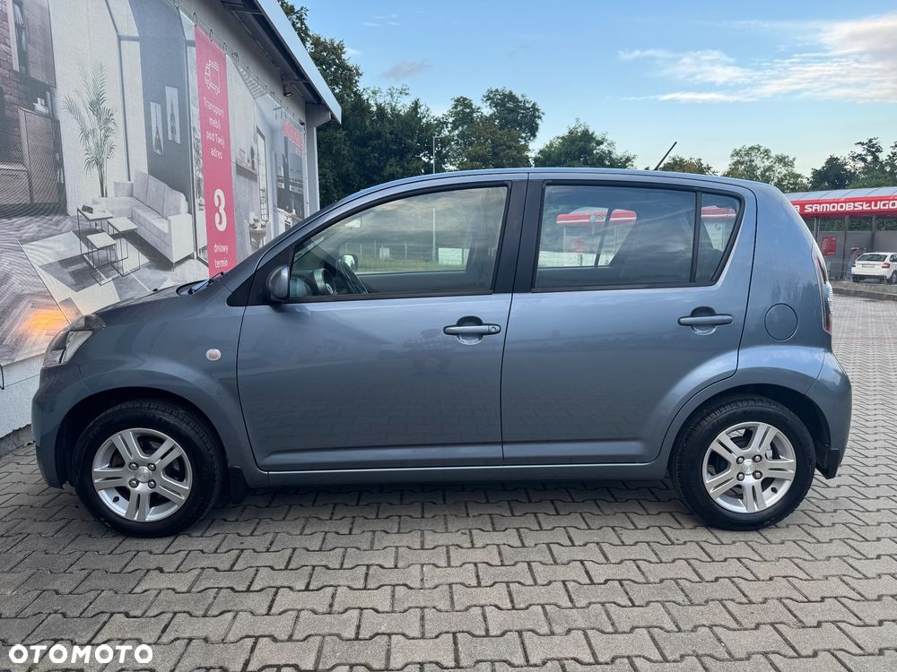 Daihatsu Sirion - 10