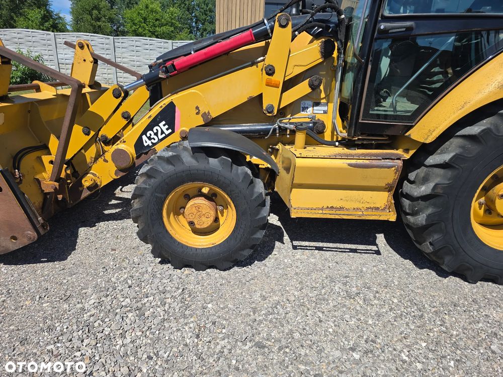 Caterpillar - 6
