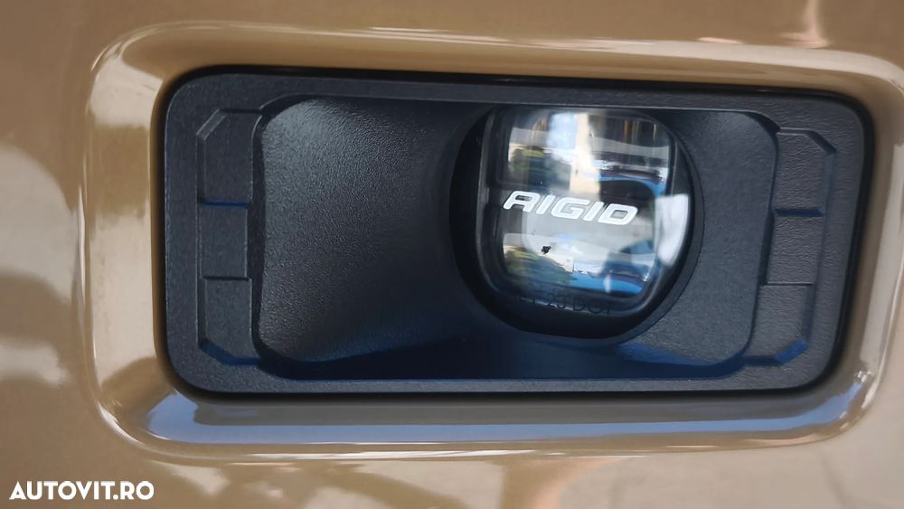 Toyota Land Cruiser 300 - 12