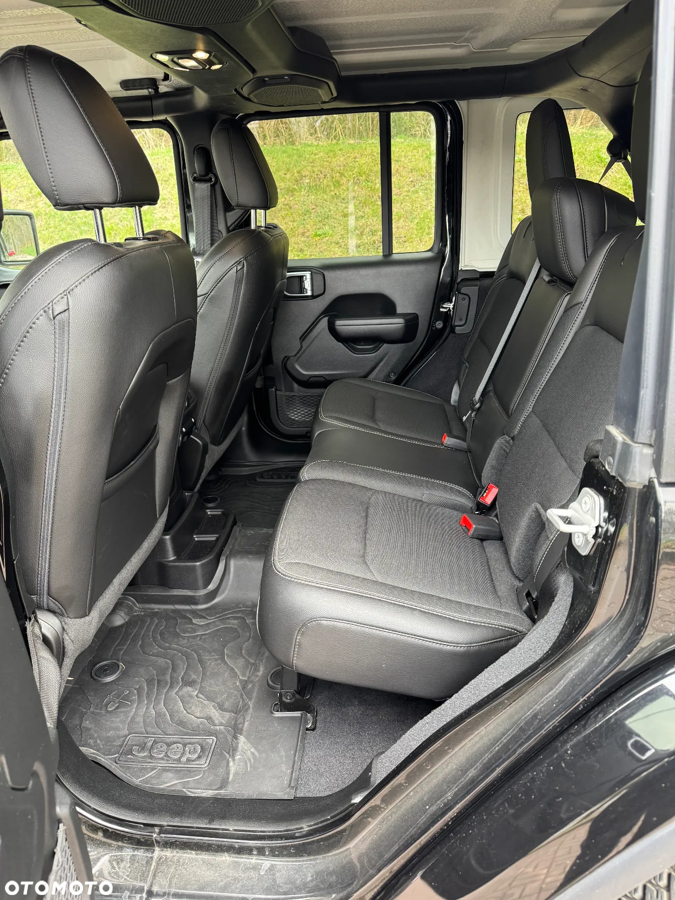Jeep Wrangler - 13