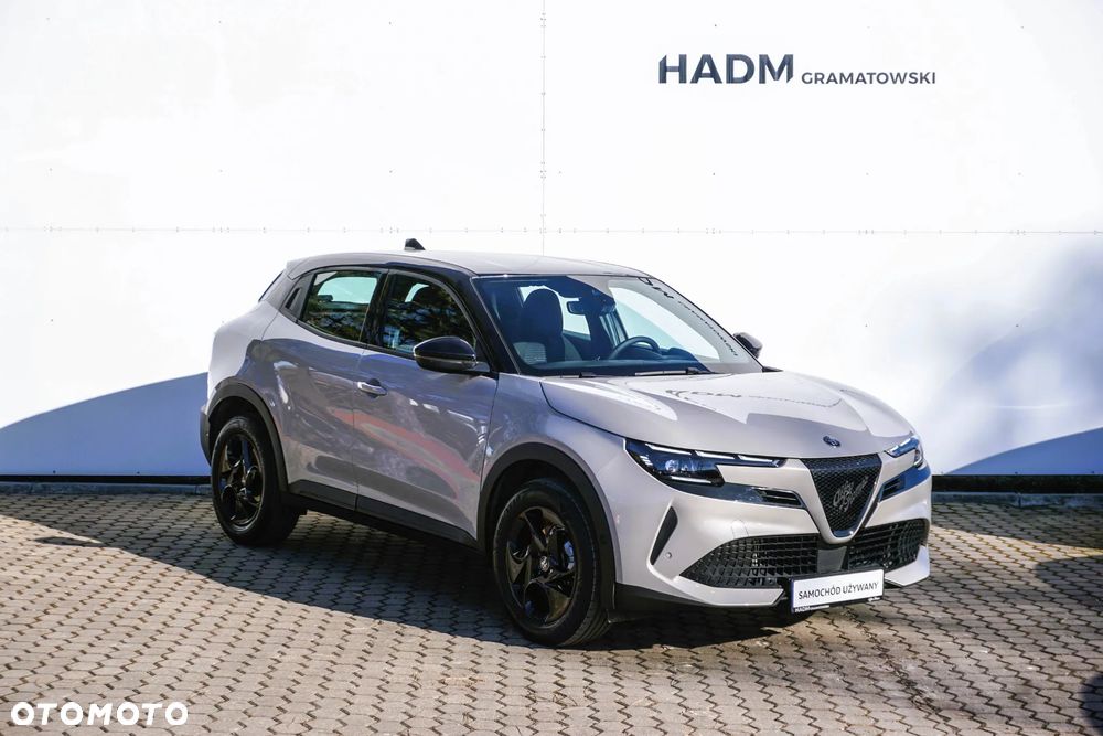 Alfa Romeo Junior 1.2 mHEV Ibrida eDCT - 1