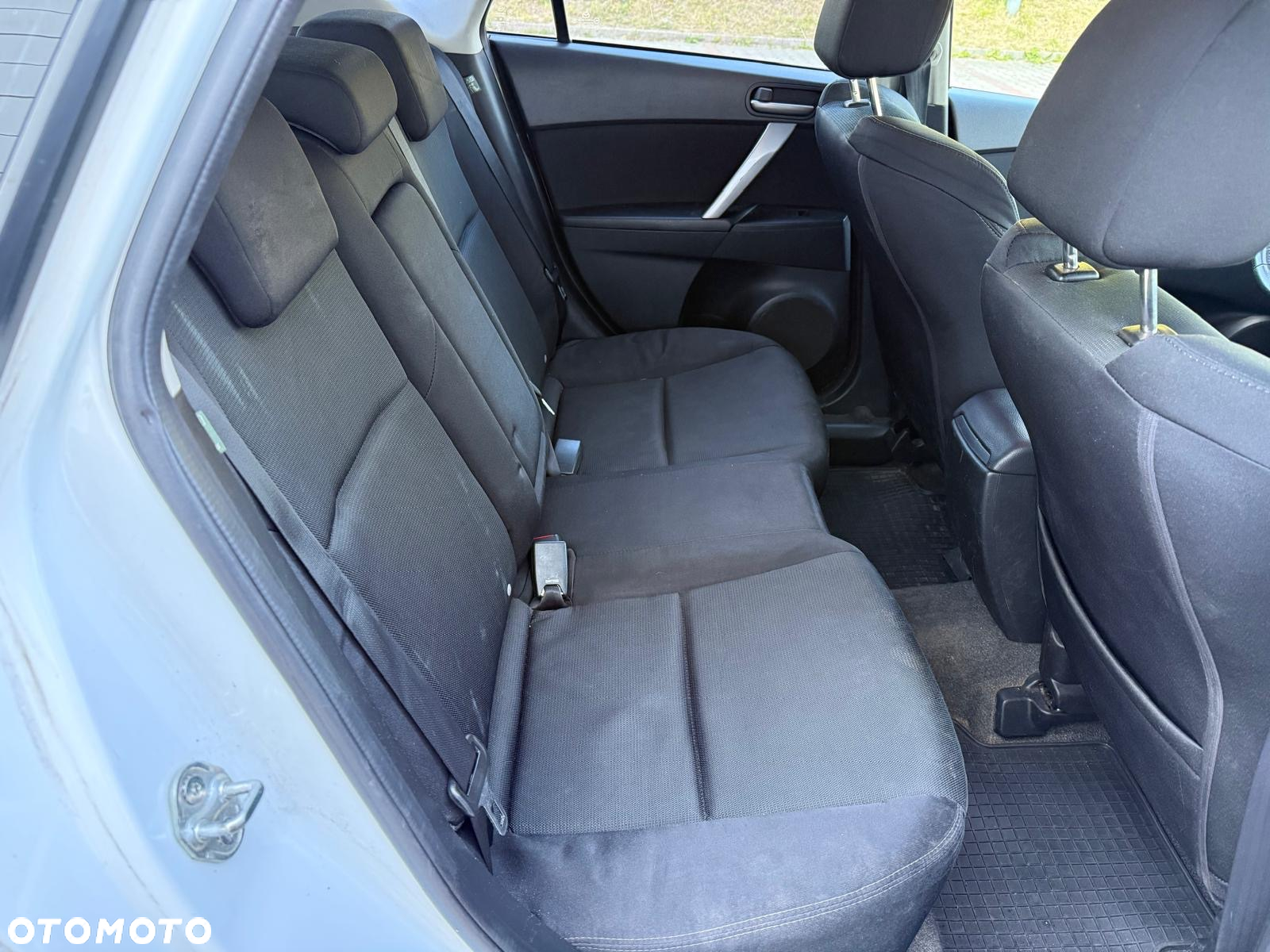 Mazda 3 2.0 Exclusive + - 13
