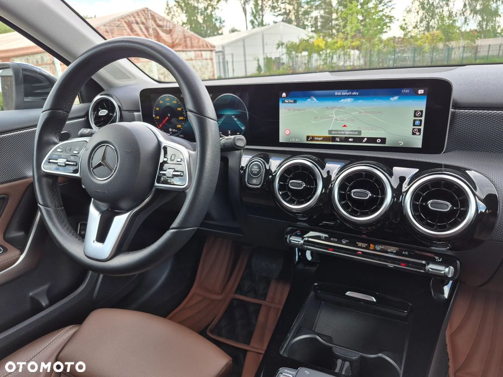Mercedes-Benz Klasa A 250 7G-DCT Progressive - 16