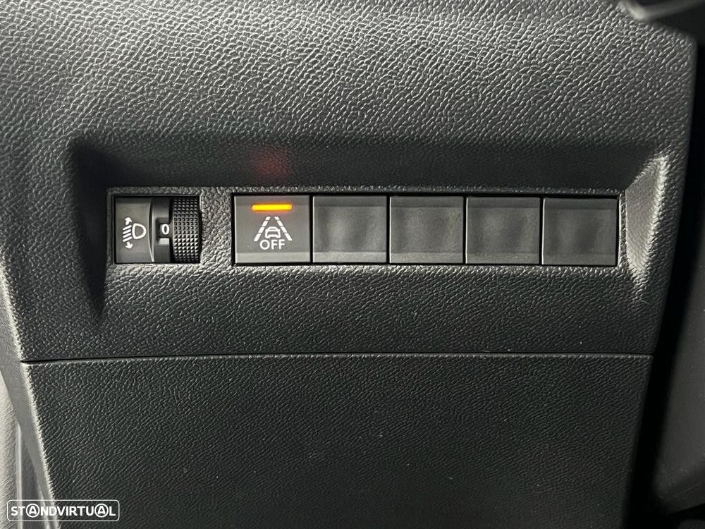 Peugeot 208 1.2 PureTech Allure - 15