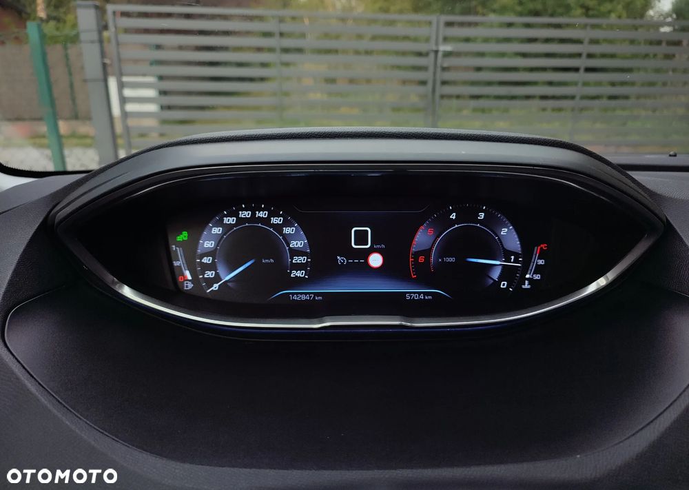 Peugeot 3008 - 11