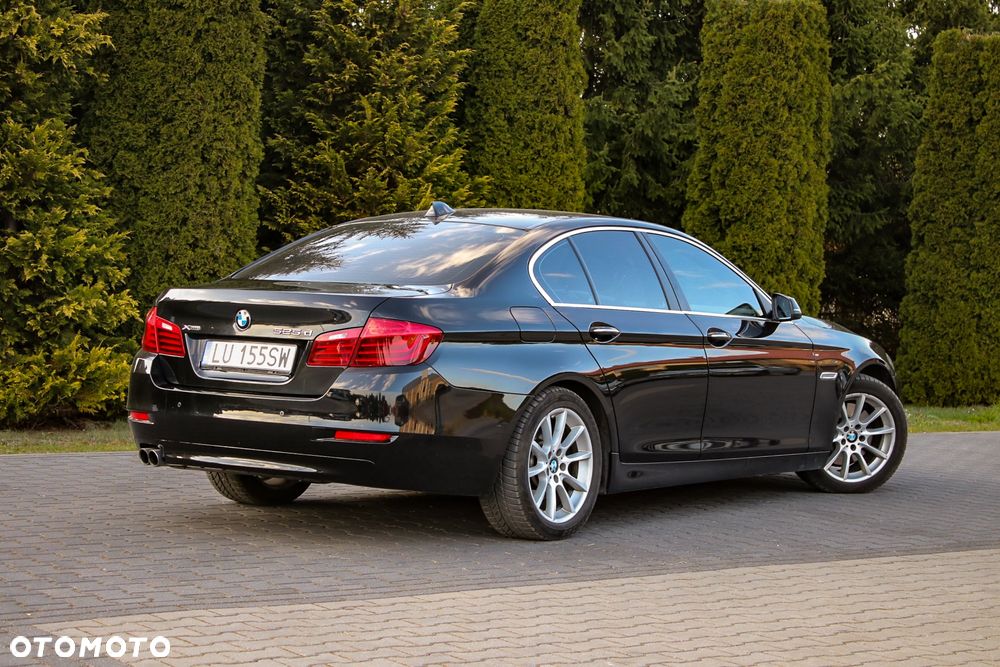 BMW Seria 5 525d xDrive Sport-Aut - 10