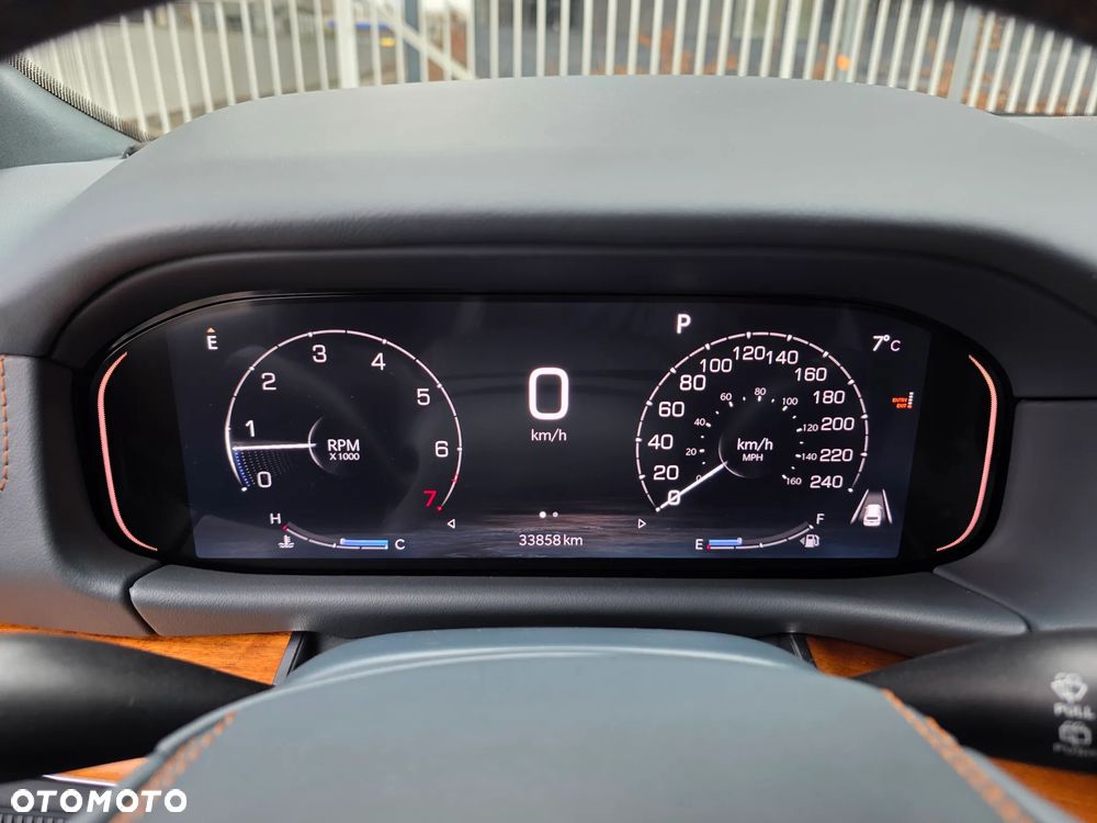 Jeep Grand Wagoneer - 19