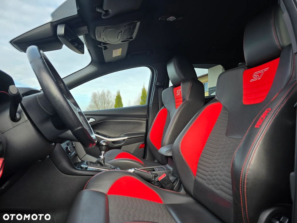 Ford Focus 2.0 EcoBoost ST mit Leder-Exclusiv-Paket - 15