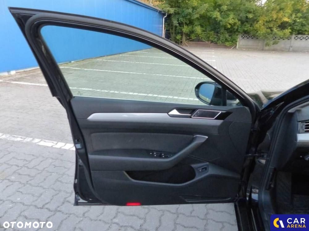 Volkswagen Passat - 19