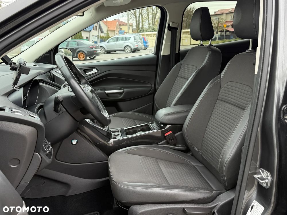 Ford Kuga - 23