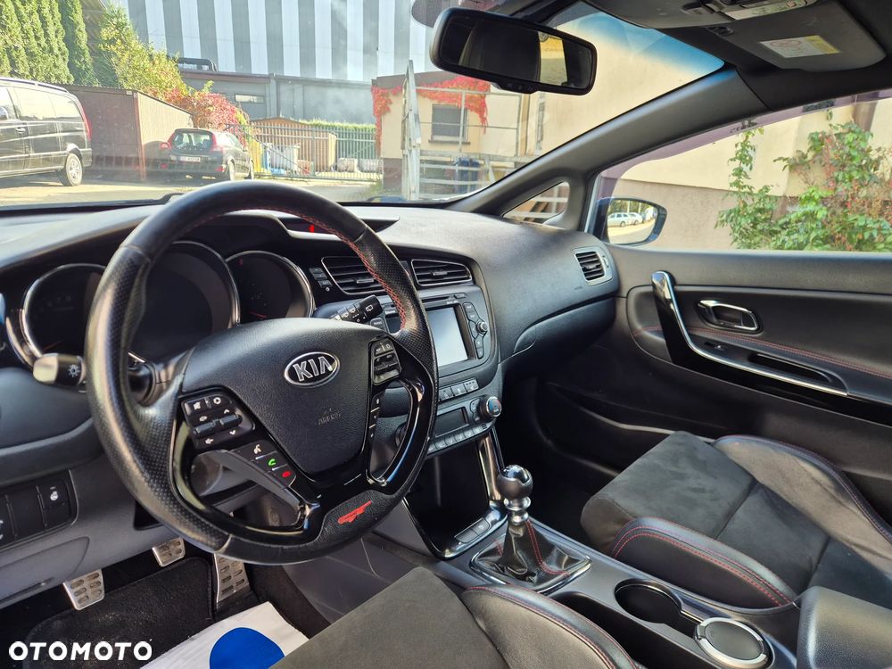Kia Ceed 1.6 T-GDI GT - 12