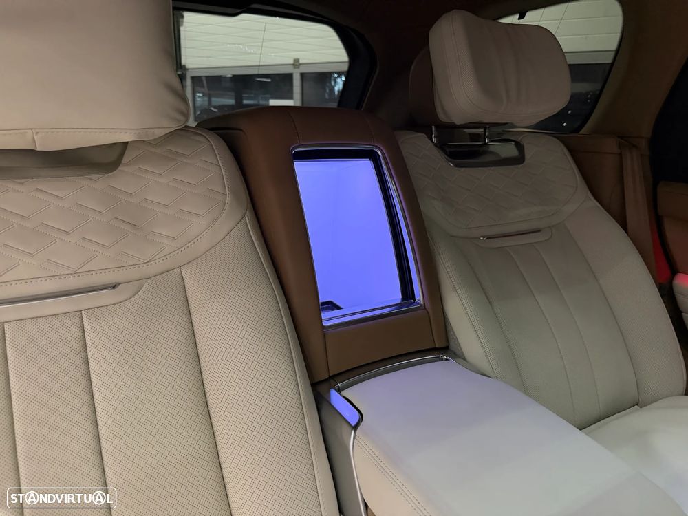 Land Rover Range Rover 4.4 P530 LWB SV - 11