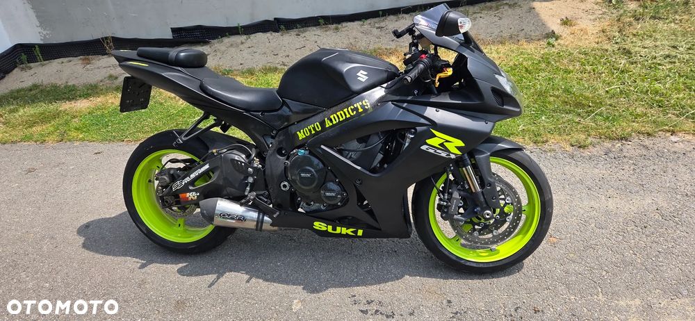 Suzuki GSX-R - 6