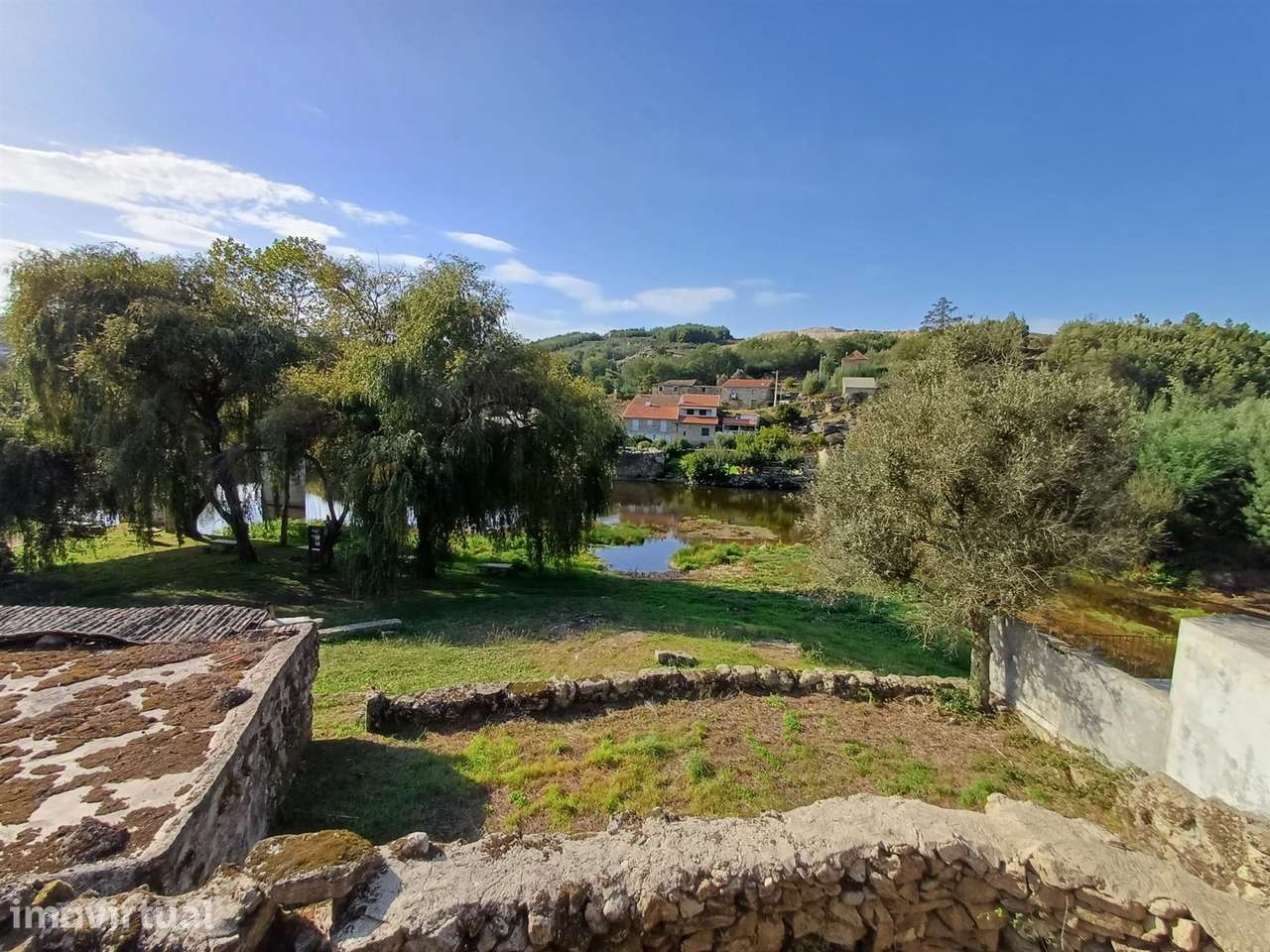 Moradia para Restaurar T0 Venda em Vila Franca da Serra,Gouveia - Grande imagem: 4/4