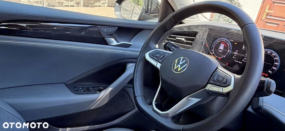 Volkswagen Passat - 16