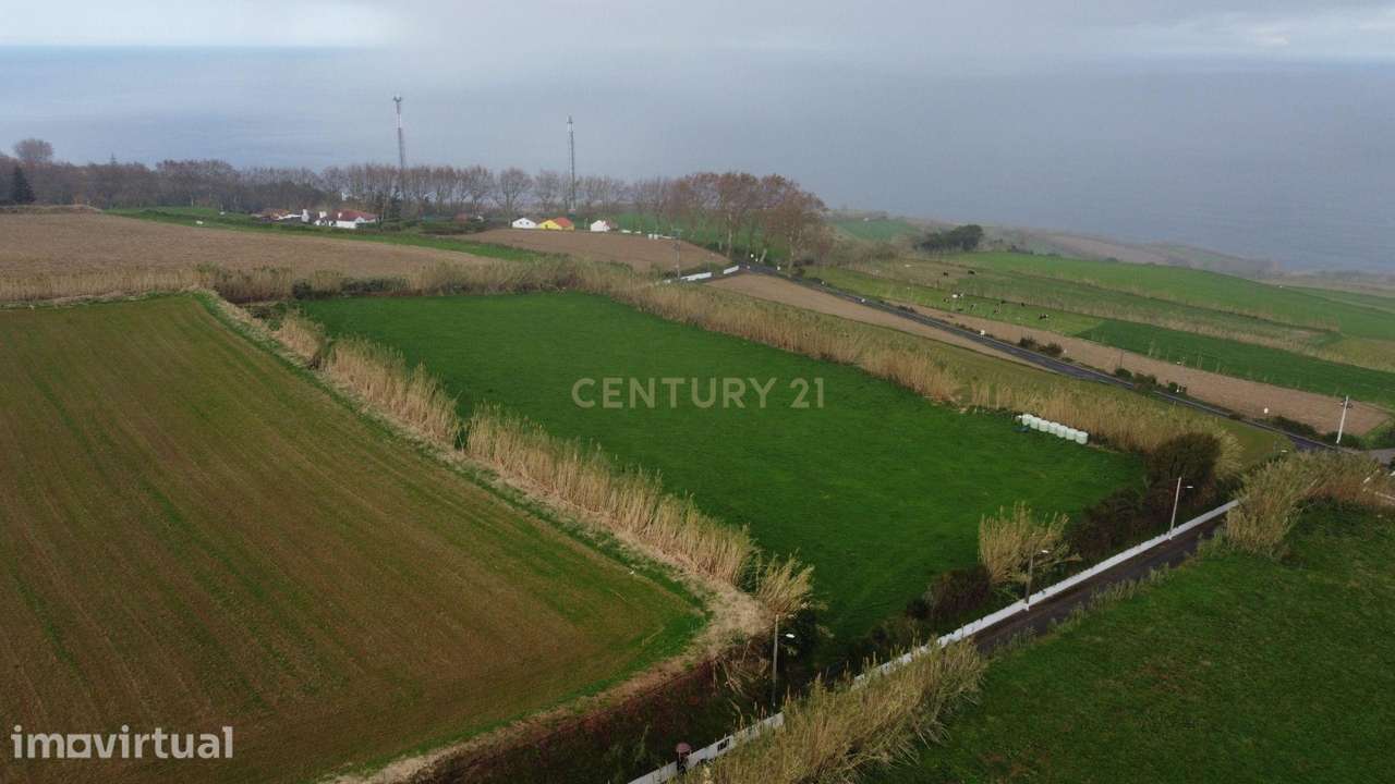 Terreno com 9.500 m² – Vista Mar Deslumbrante e Potencial de Urbanizaç - Grande imagem: 3/5