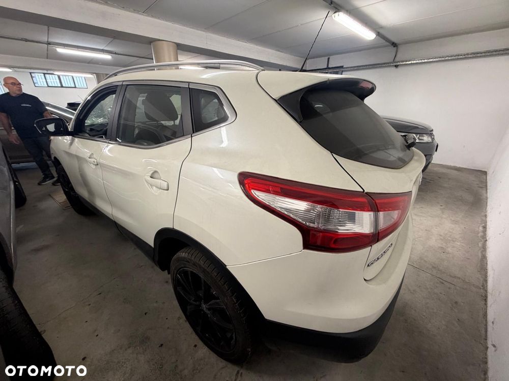 Nissan Qashqai - 2