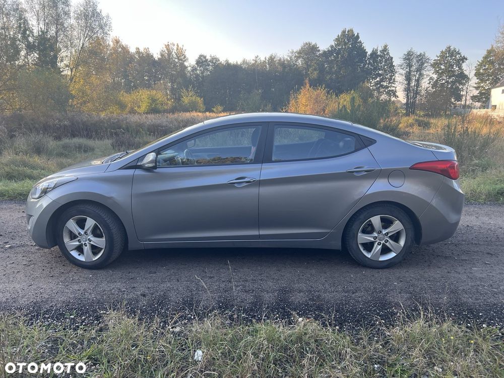 Hyundai Elantra 1.6 Style - 1