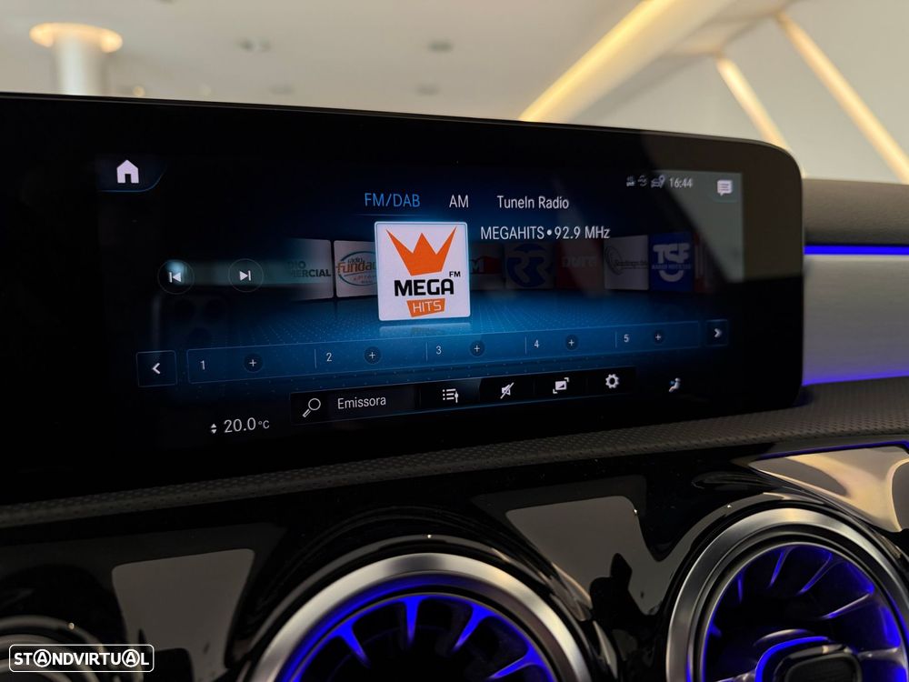 Mercedes-Benz A 250 e AMG Line - 25