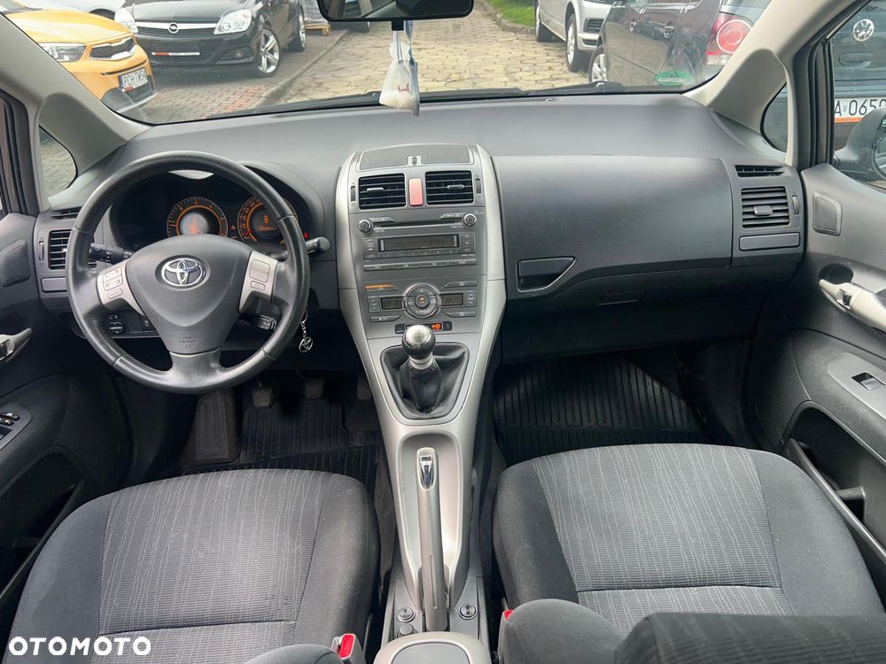 Toyota Auris 2.0 D-4D Executive - 8