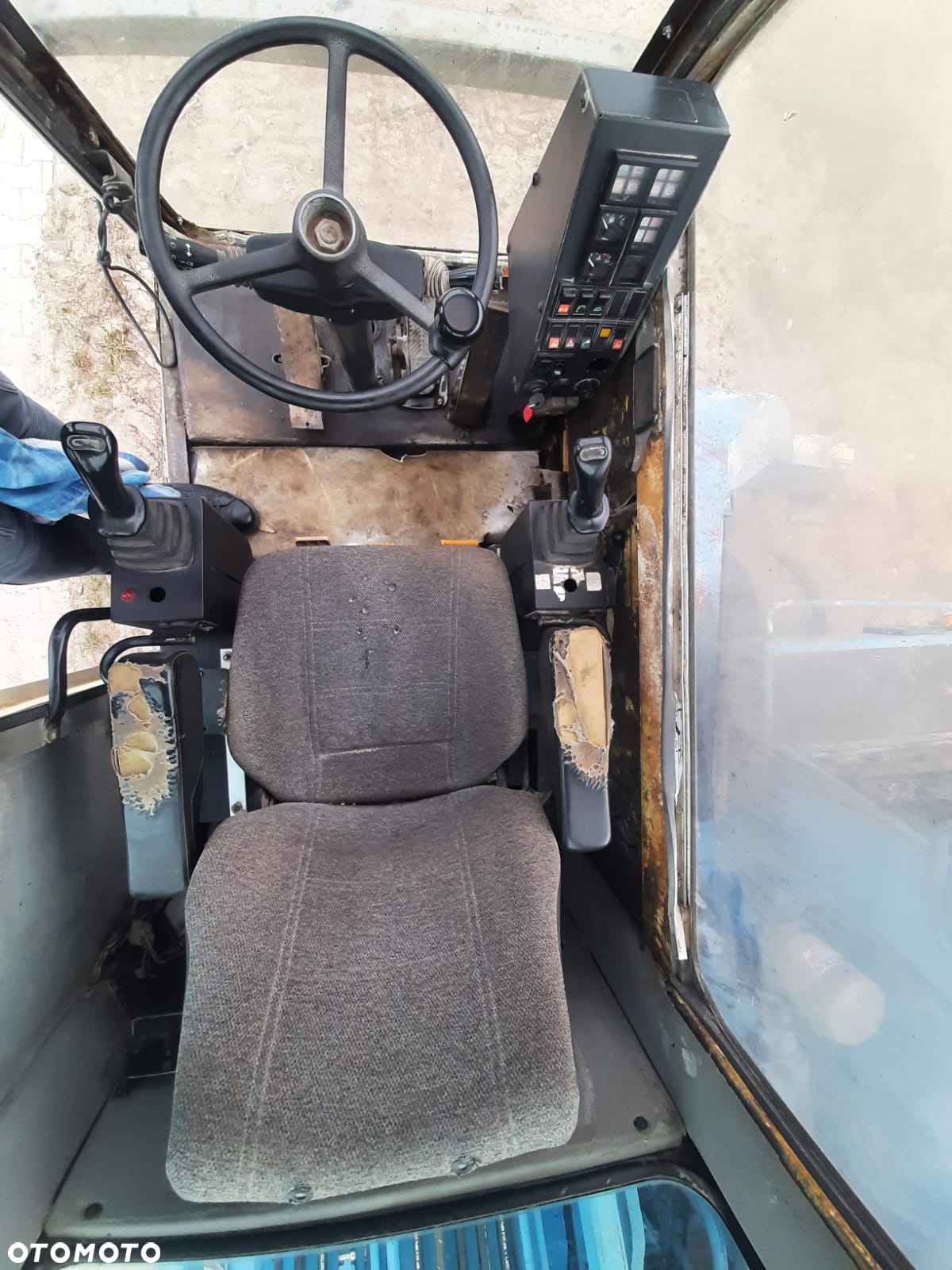 Fuchs 320 FUCHS 331 330 - 12