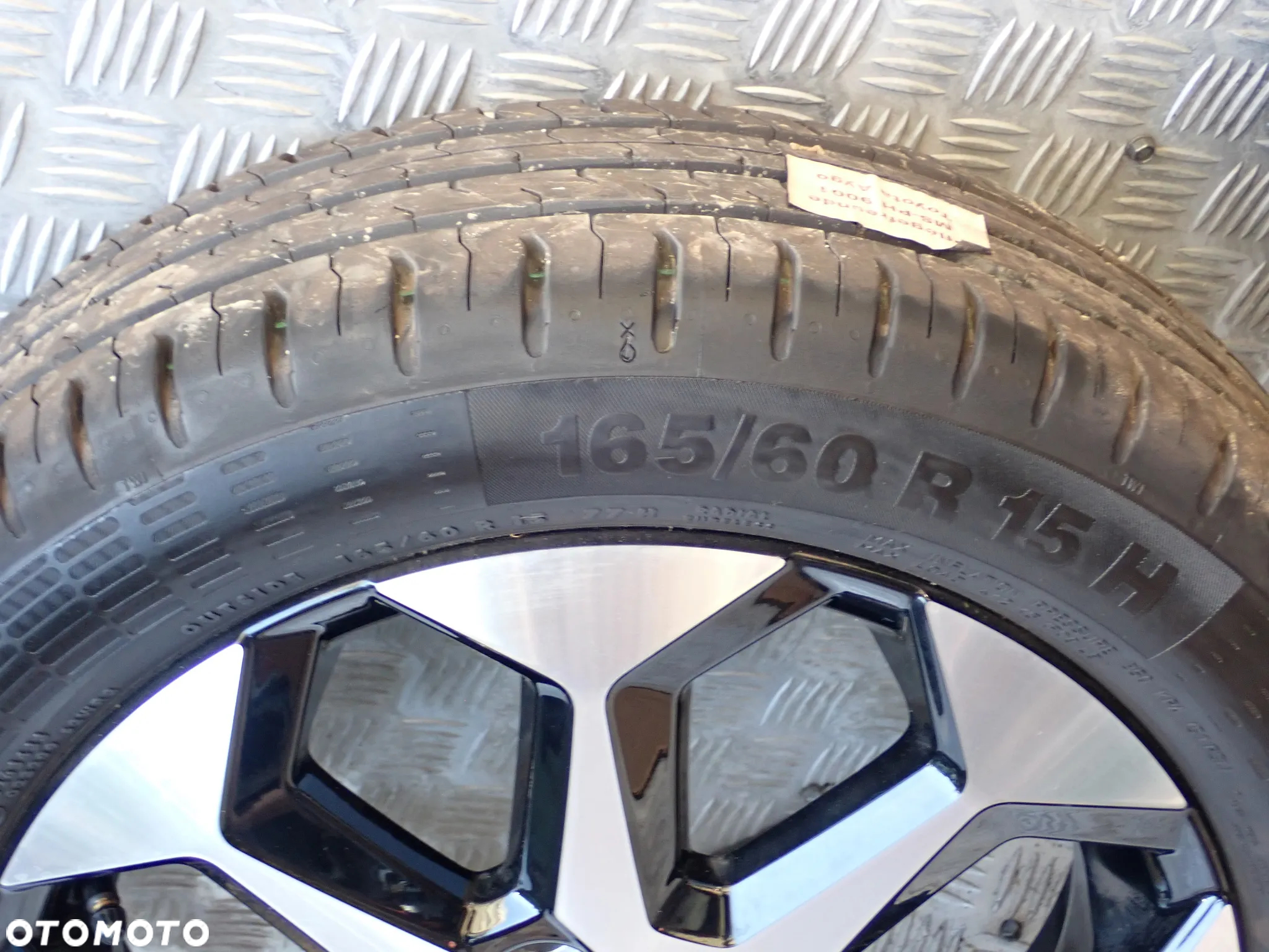 KOŁA FELGI ALUMINIOWE TOYOTA AYGO II  4,5JX15  ET 35  4X100  42611-0H050  Z OPONAMI LATO 165/60/15  2200 ZŁ - 8
