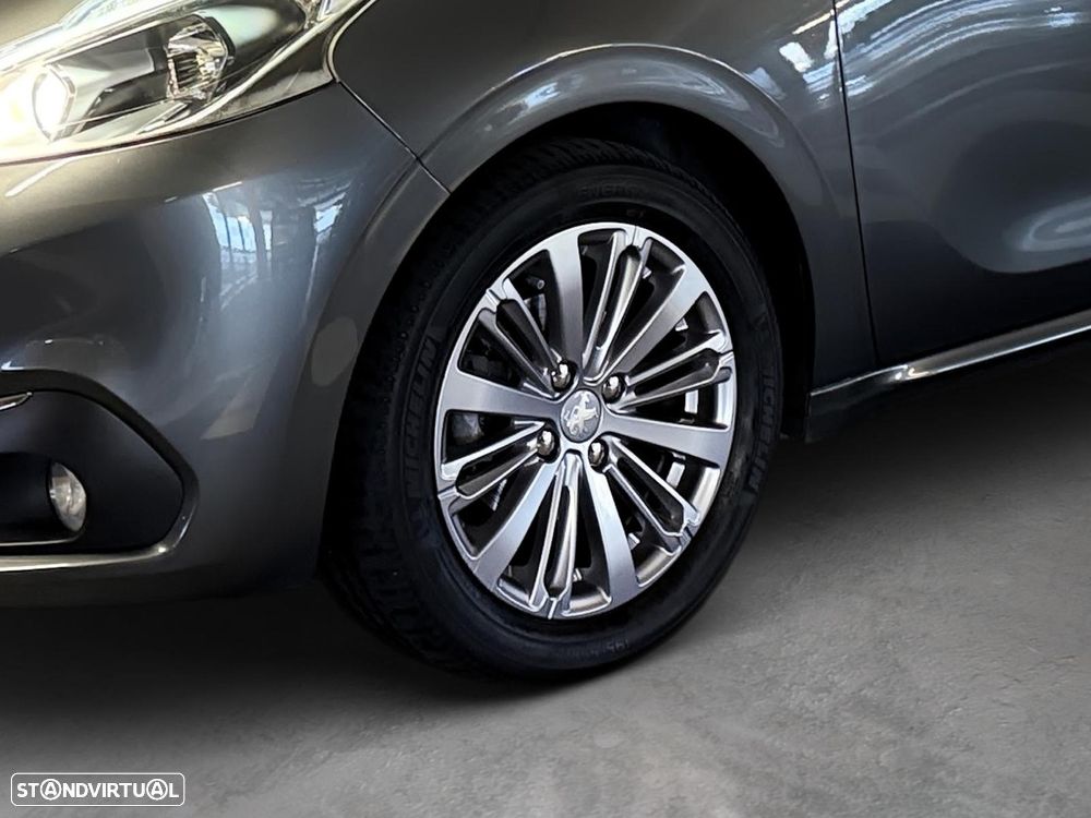Peugeot 208 82 PureTech Style - 6