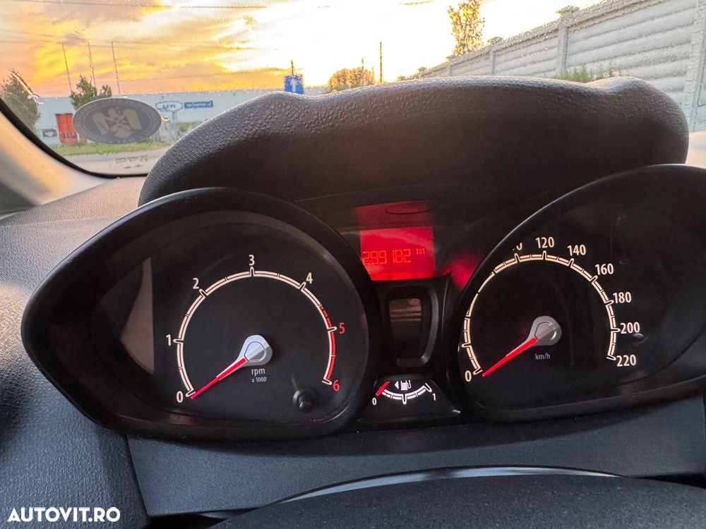 FORD Fiesta 2011 — imagine 21
