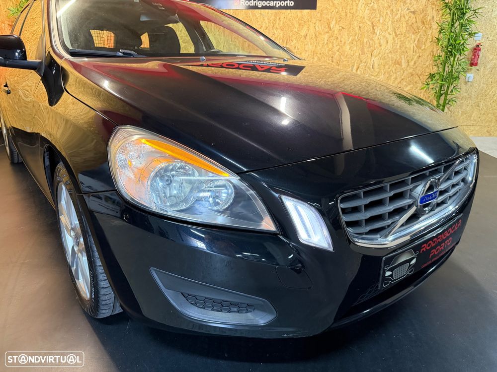 Volvo V60 2.0 D3 Momentum Start/Stop - 31