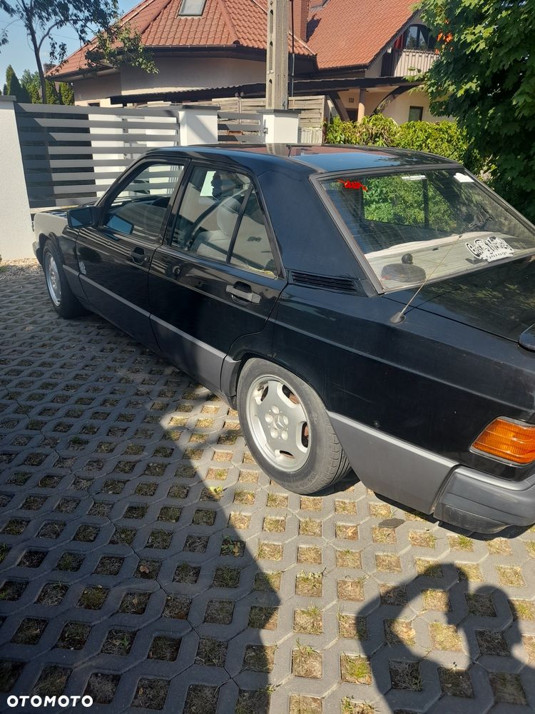 Mercedes-Benz W201 (190) - 7