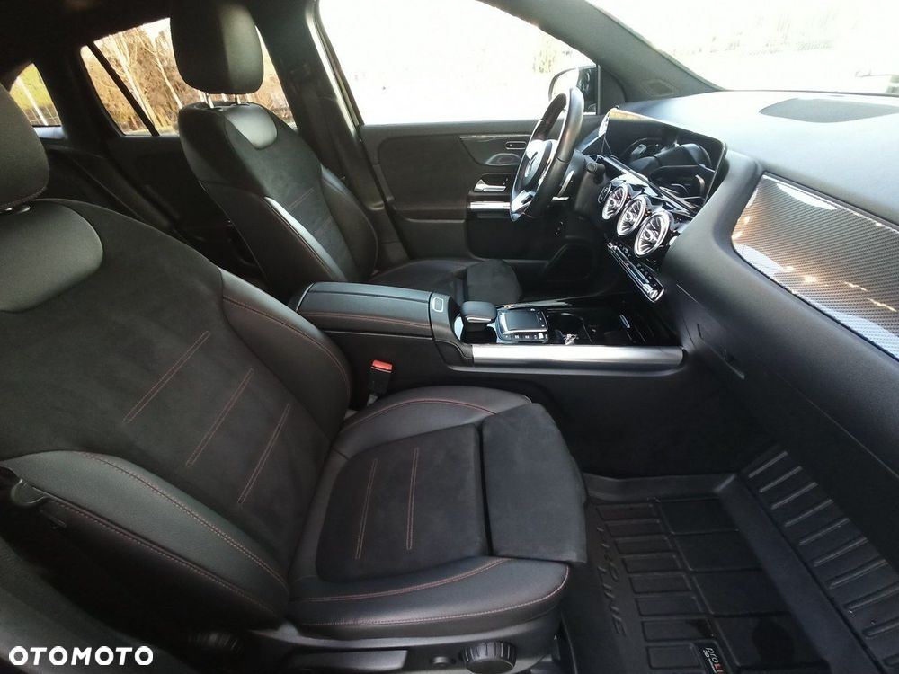 Mercedes-Benz GLA - 14