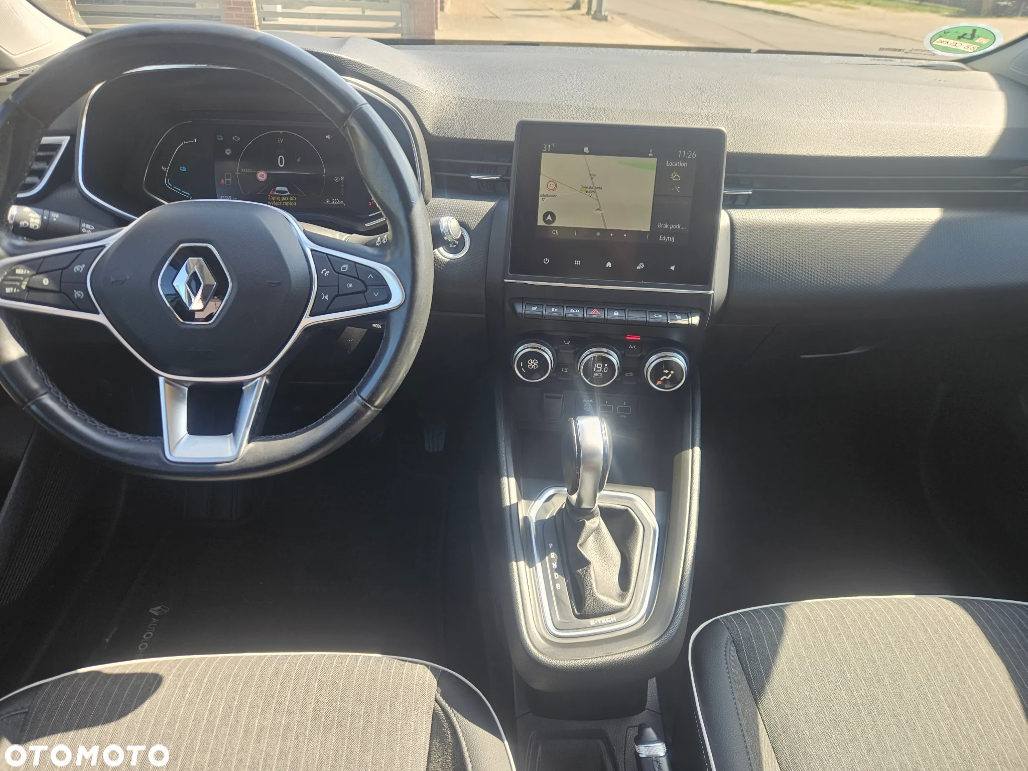 Renault Clio 1.6 E-TECH Intens - 11