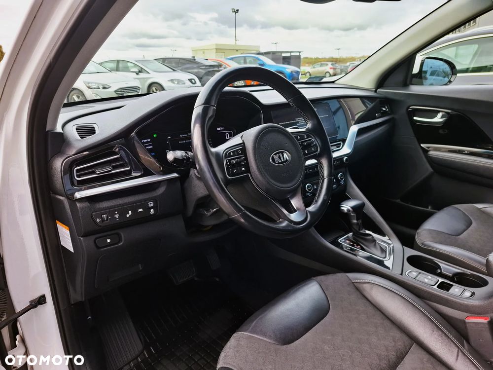 Kia Niro 1.6 GDI Hybrid L Business Line - 13