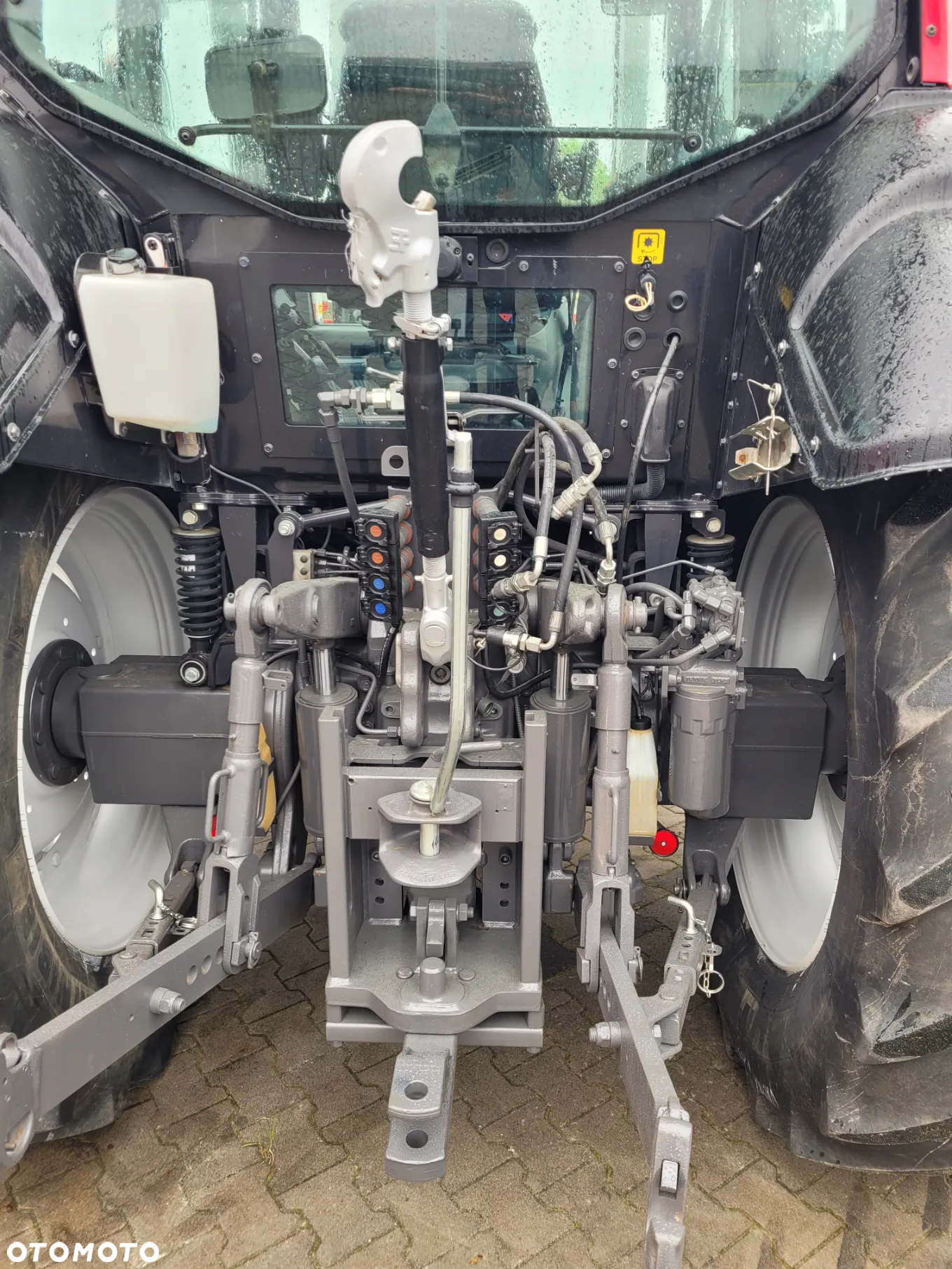 Valtra N123 HiTech ładowacz QUICKE - 19