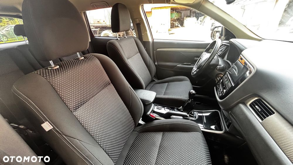 Mitsubishi Outlander 2.0 2WD - 4