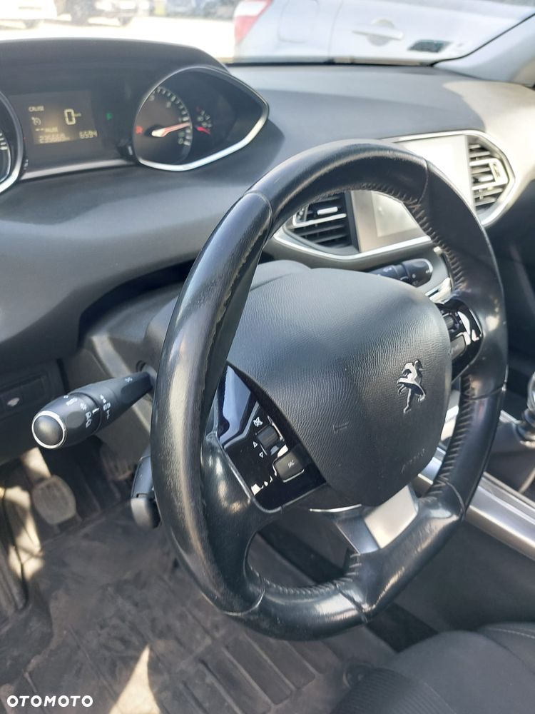 Peugeot 308 2.0 Blue HDi Allure S&S - 21
