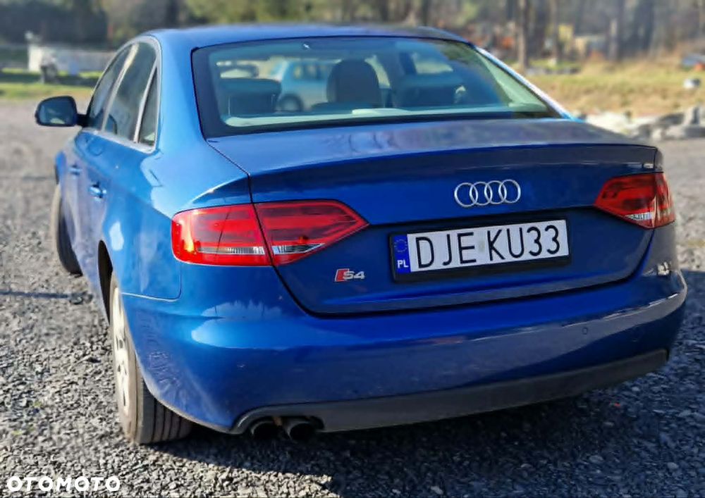 Audi A4 Limousine - 9