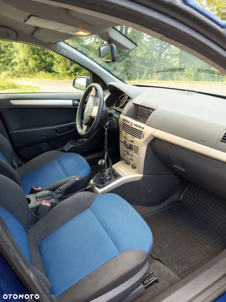 Opel Astra 1.9 CDTI DPF Cosmo - 9