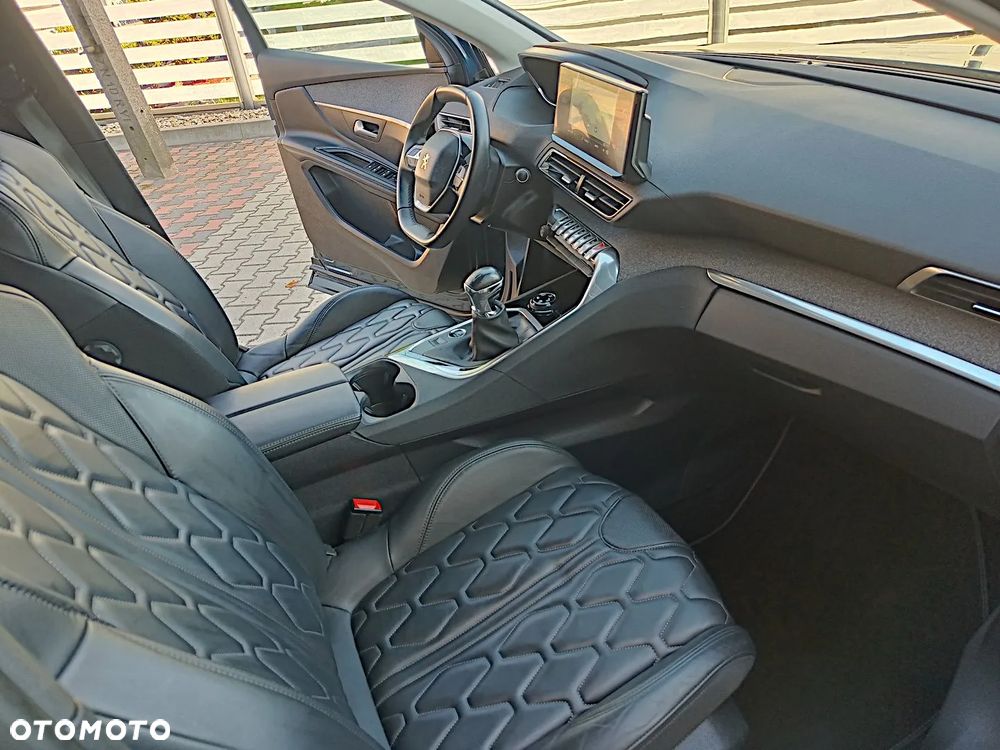 Peugeot 3008 PureTech 130 Stop & Start GPF Allure Pack - 22