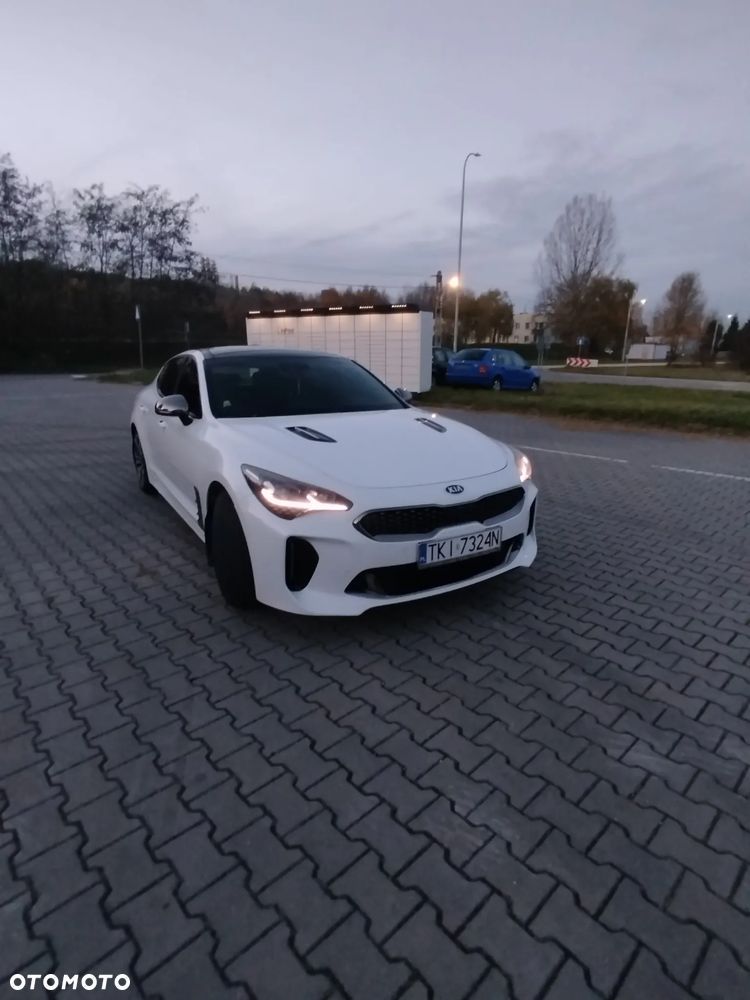 Kia Stinger 3.3 T-GDI V6 GT AWD - 9
